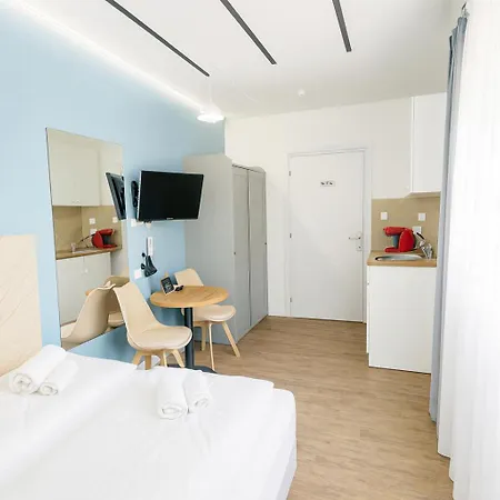 Modern 7 Private Kitchenette And Bathroom