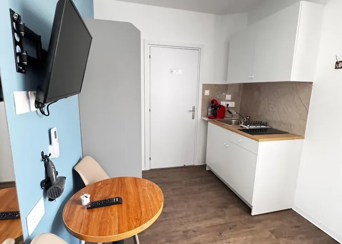 شقة Modern 7 Private Kitchenette And Bathroom