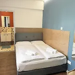 Modern 7 Private Kitchenette And Bathroom Apartment