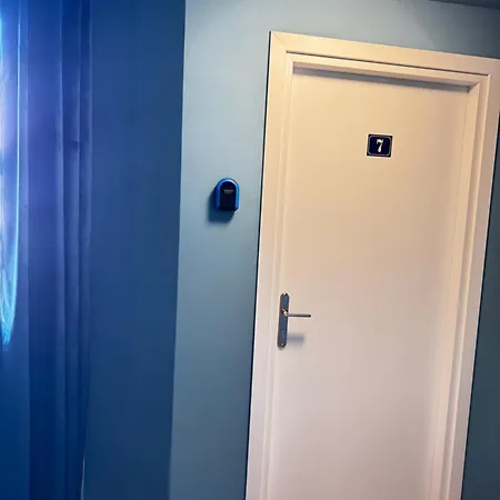 Modern 7 Private Kitchenette And Bathroom Апартаменты
