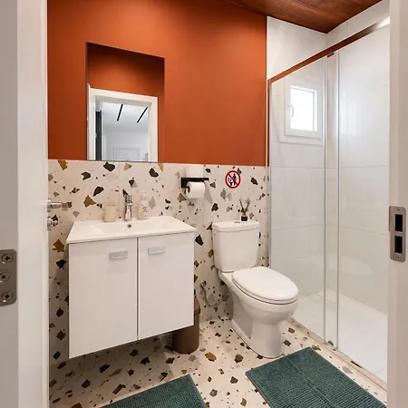 Modern 7 Private Kitchenette And Bathroom Apartamento Limassol