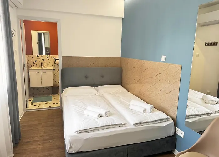 Modern 7 Private Kitchenette And Bathroom Daire