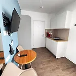 Appartement Modern 7 Private Kitchenette And Bathroom