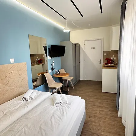 Modern 7 Private Kitchenette And Bathroom