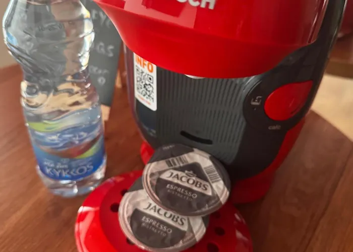 Modern 7 Private Kitchenette And Bathroom *