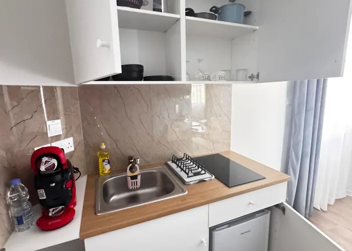 Modern 7 Private Kitchenette And Bathroom * Limassol